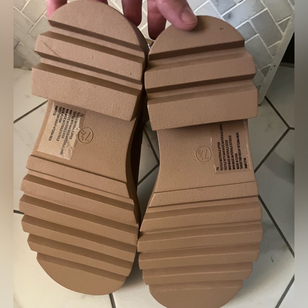 Universal Thread Brown Ankle Booties - Picture 4 of 6